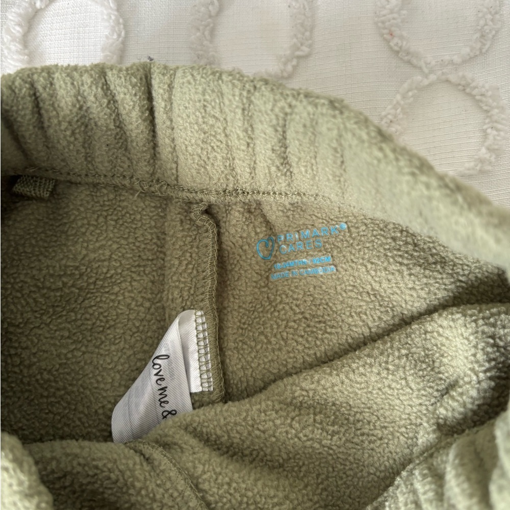 Primark Kids Olive Jogger Set - Picture 7 of 8